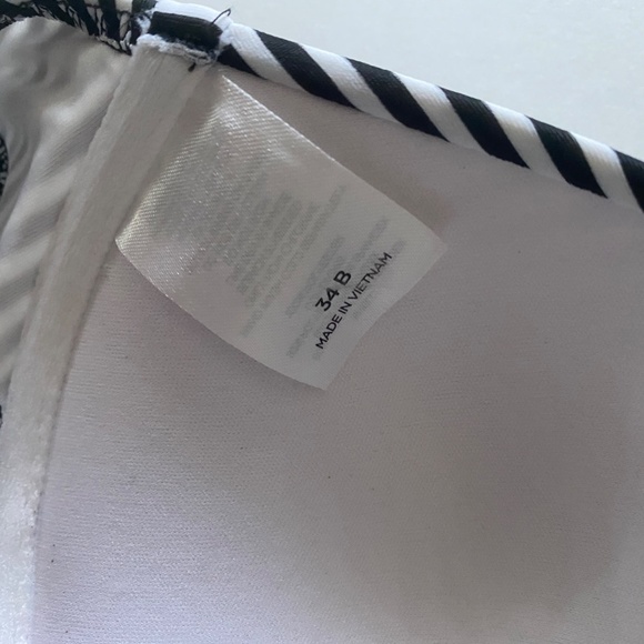 2 Piece Bikini Set - Picture 6 of 7